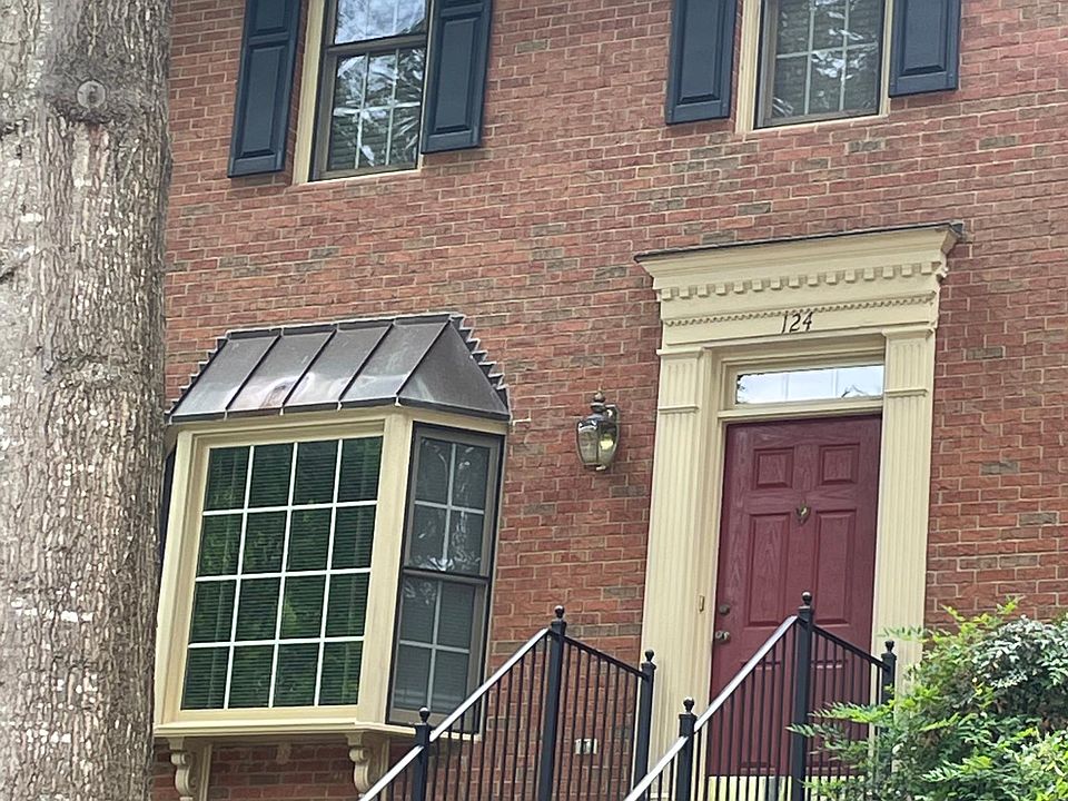 1st image of 124 Weatherburne Dr #124