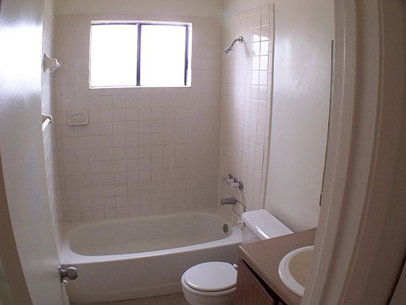 5th image of 5227 Westchase Ct APT 2