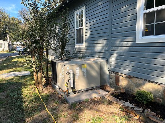 5th image of 840 S Broad St