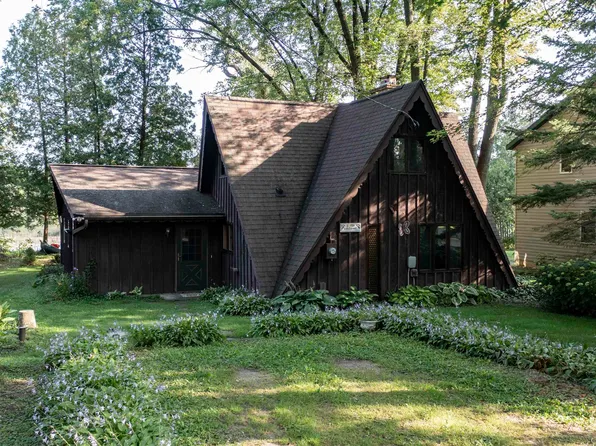 E5528 Lake St, Weyauwega, WI 54983