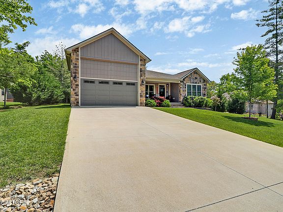 5th image of 213 Forest Hill Dr