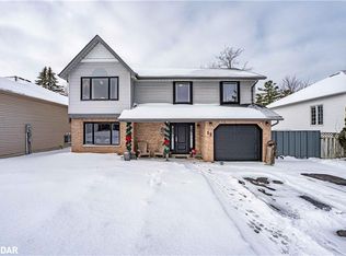 12 Riverdale Dr, Wasaga Beach, ON L9Z1E9