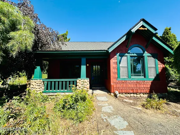 1465 Cook Rd, Yakima, WA 98908