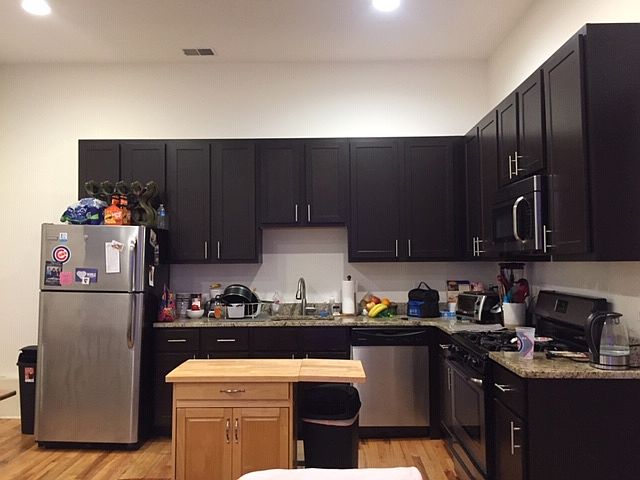 1st image of 2058 W Roscoe St #1R