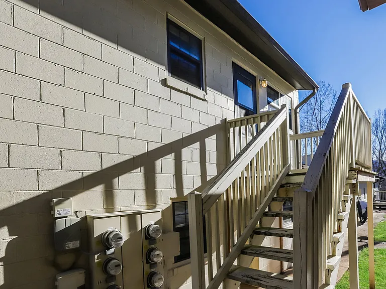 80 Jones Road — Photo 21