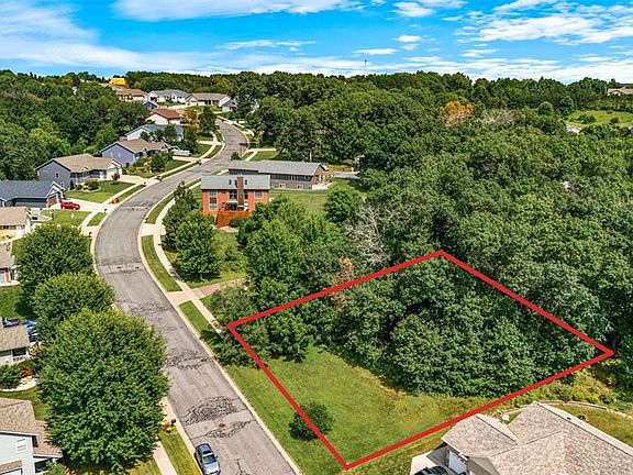 3rd image of 341 Monte Carlo Drive