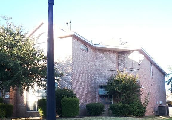 2nd image of 4805 Petersburg Dr