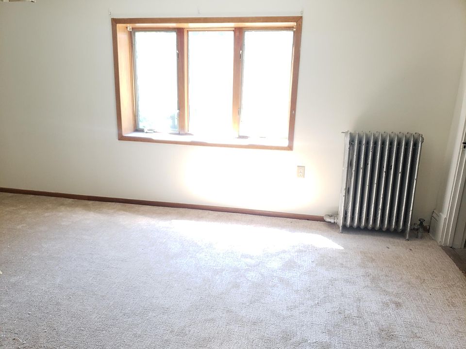 Living room (Image 1).