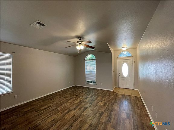 3rd image of 5901 Huntington Dr