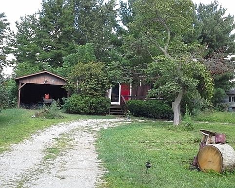 2nd image of 404 E 1st St