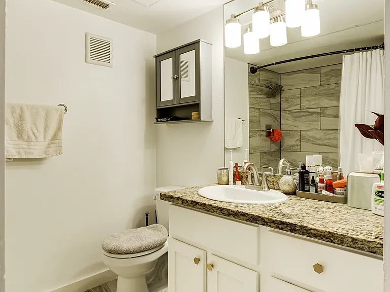 4777 Cedar Springs Rd #7P — Photo 21