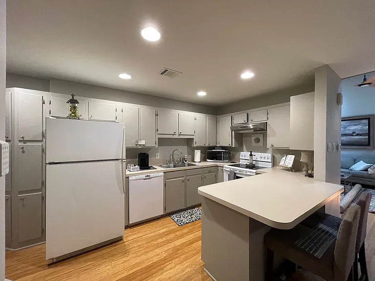 3553 Eastlake Dr — Photo 6