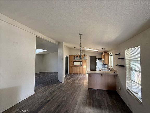 3rd image of 901 S 6th Ave Space 6