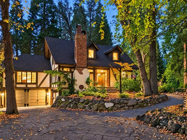 1539 Eddy Dr, Mount Shasta, CA 96067