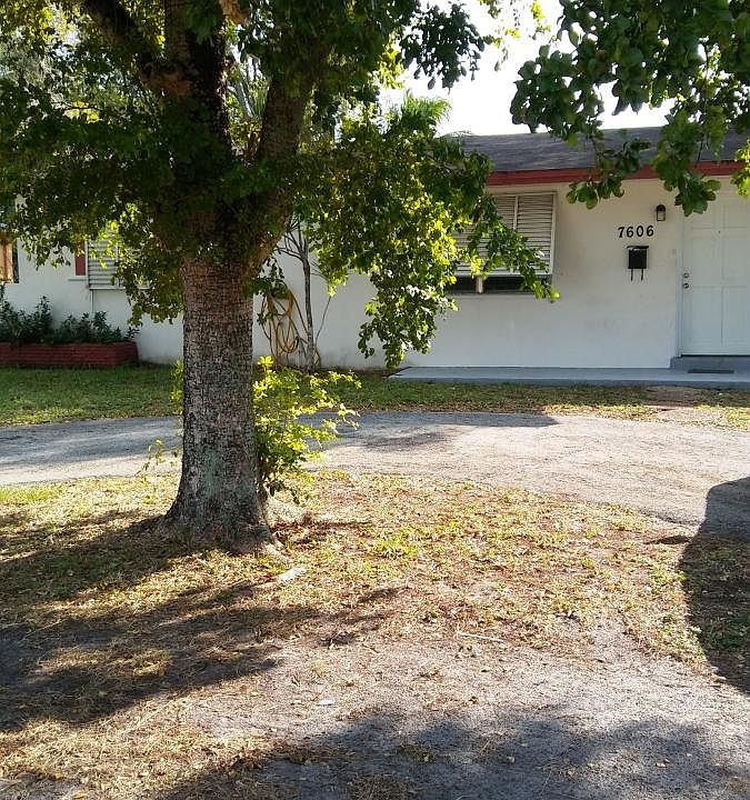 front yard, circular drive