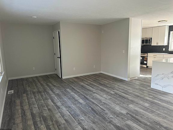 3rd image of 16 Mountain Aire Blvd
