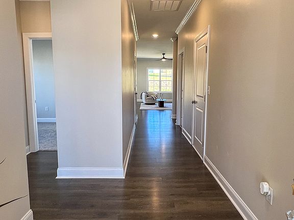 4th image of 304 Manning Dr