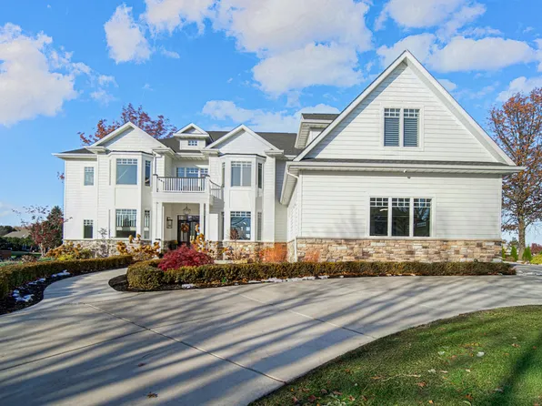 917 Perthshire Ln, Dyer, IN 46311