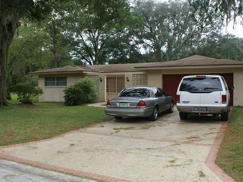 1st image of 932 N Riverhills Dr