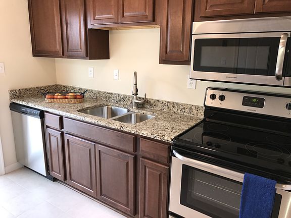 3rd image of 3705 Farley Ct