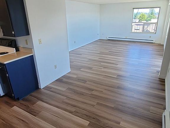 3rd image of 2116 N 112th St #401