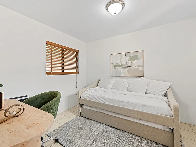 Ivan Hill Ter — Photo 36