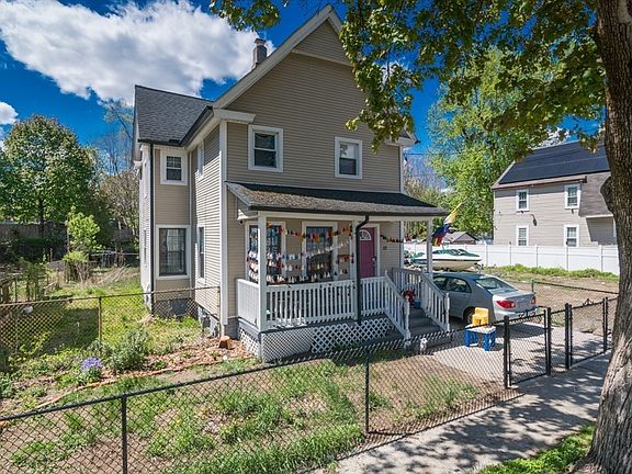 4th image of 32 Randall Pl