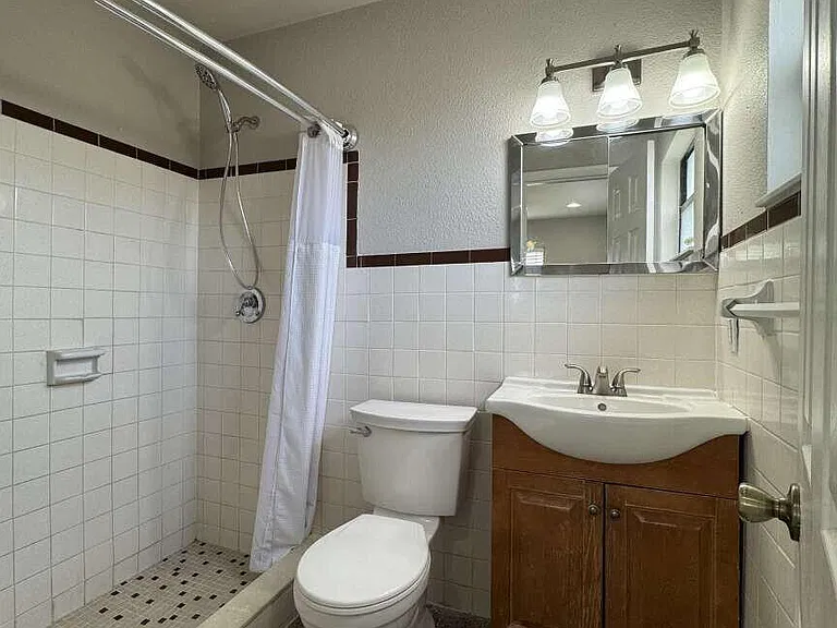 715 Clarke Ave — Photo 13