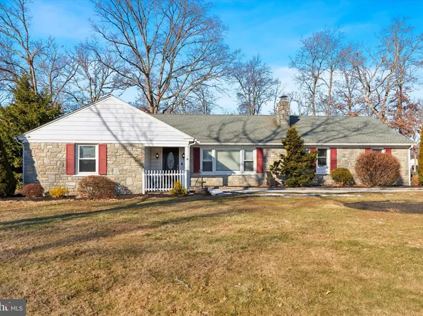 526 Hunsicker Rd, Telford, PA 18969