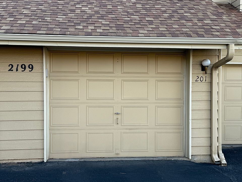 Attached Garage