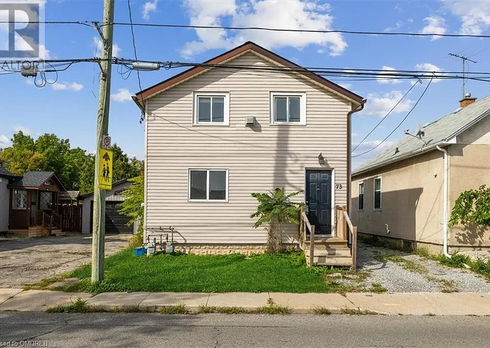 73 Vine St S #2