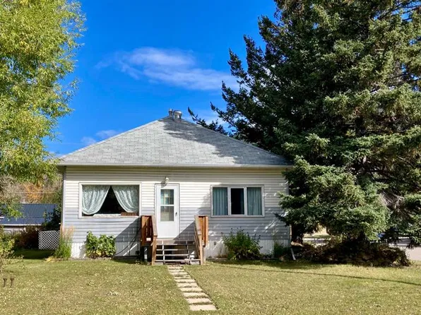 12165 S 21st Ave, Crowsnest Pass, AB T0K 0E0