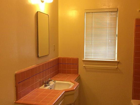 5th image of 2334 E Terrace Ave