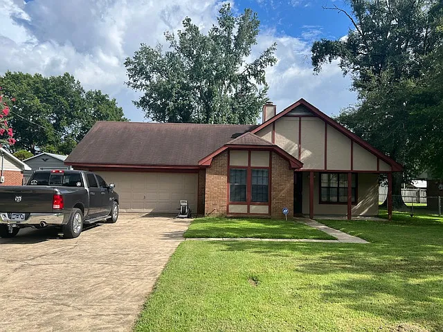 137 Green Hollow Cir — Photo 1