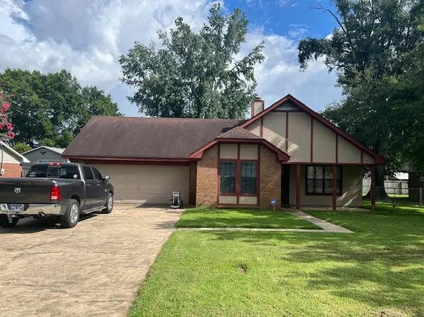 137 Green Hollow Cir, Columbus, MS 39705