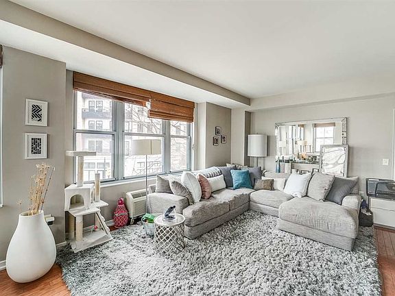2nd image of 149 Essex St APT 3U