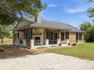 9753 River Ridge Dr, Hearne, TX 77859