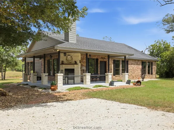 9753 River Ridge Dr, Hearne, TX 77859
