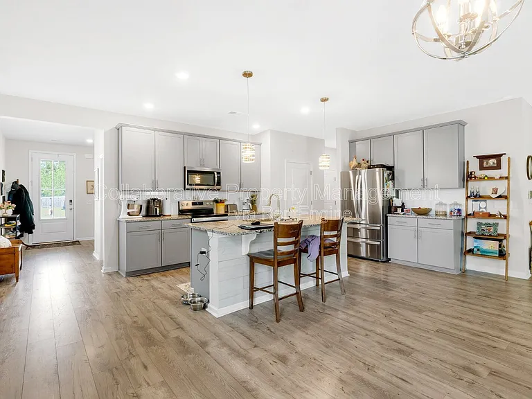 376 Brennan Dr — Photo 8