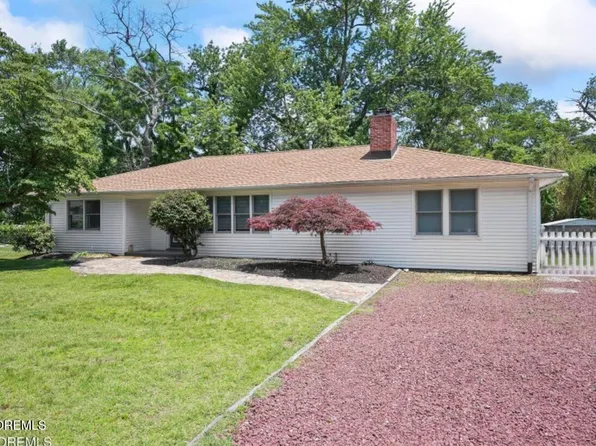 2025 Lesser Pkwy, Oakhurst, NJ 07755