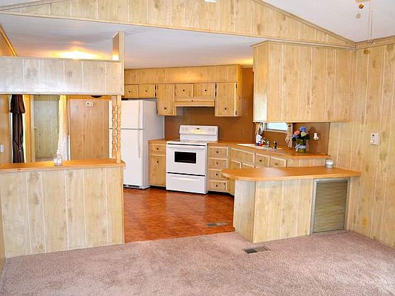 3rd image of 680 Royal Palm Dr