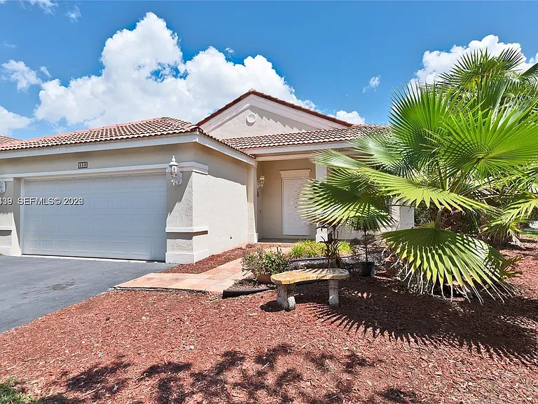 889 Sand Creek Cir — Photo 4