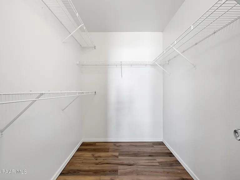 4517 N Sauter Dr — Photo 11