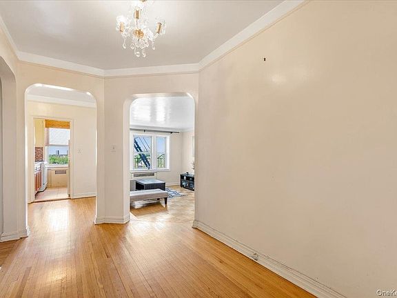 3rd image of 8449 168th St APT 4S