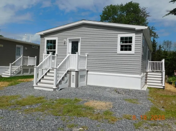 64 Back Street, Oxford Twp., NJ 07863