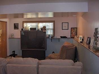 3rd image of 2833 Apple Ave