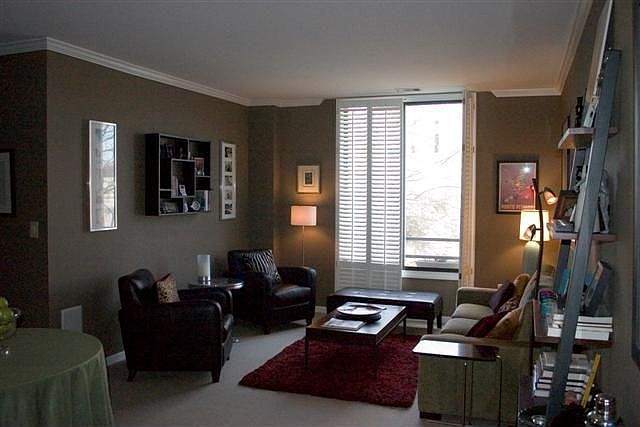 Spacious living room