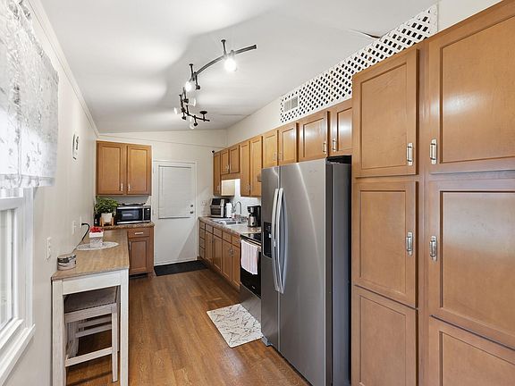 3rd image of 429 Whitmore Ave