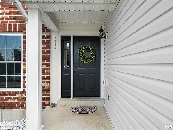 3rd image of 312 Crescent Ave