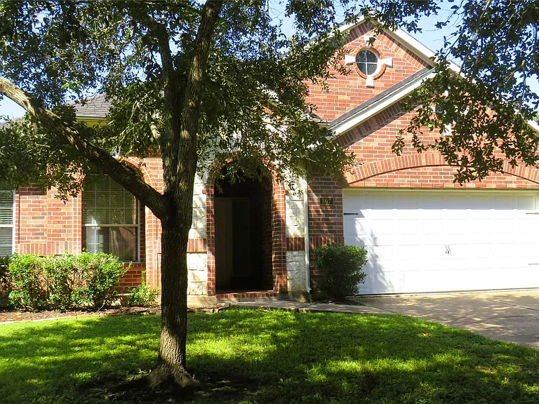 307 Autumn Creek Ln — Photo 2